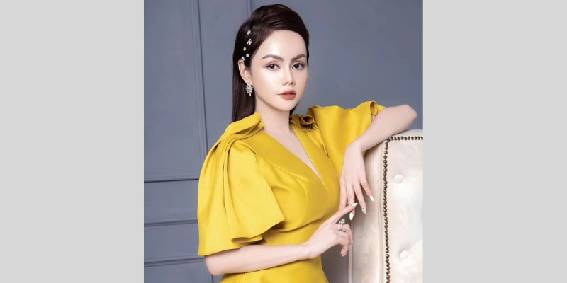 CEO Phương Linh CEO Phương Linh